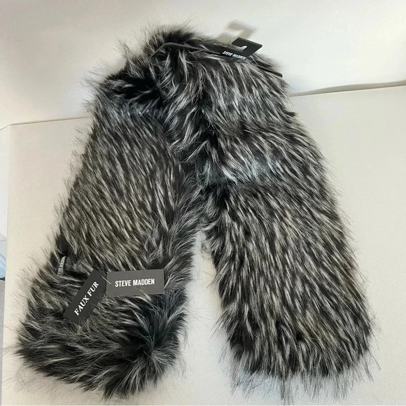 Steve Madden Faux Fur Scurf Black/Gray - Picture 1 of 5